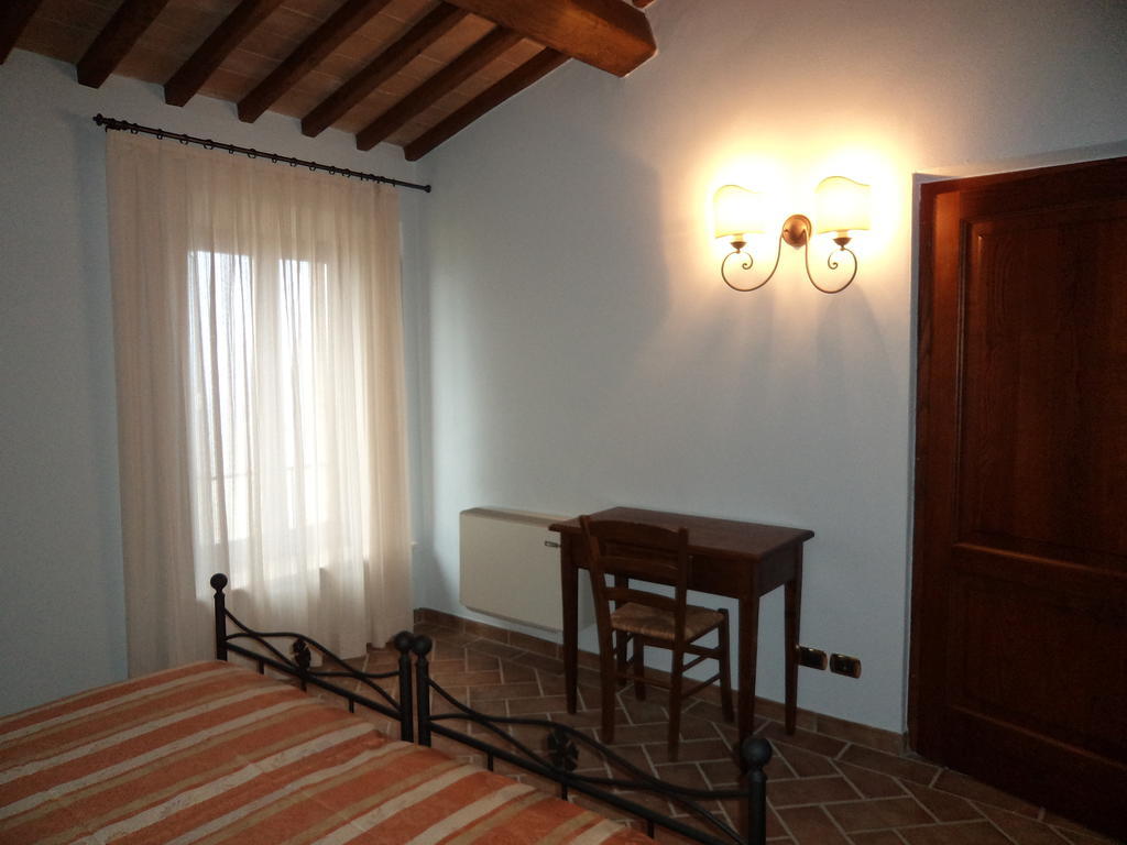 Agriturismo Collodi Guest House Montalcino Phòng bức ảnh