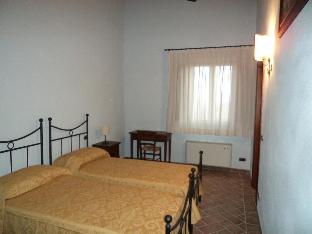 Agriturismo Collodi Guest House Montalcino Phòng bức ảnh